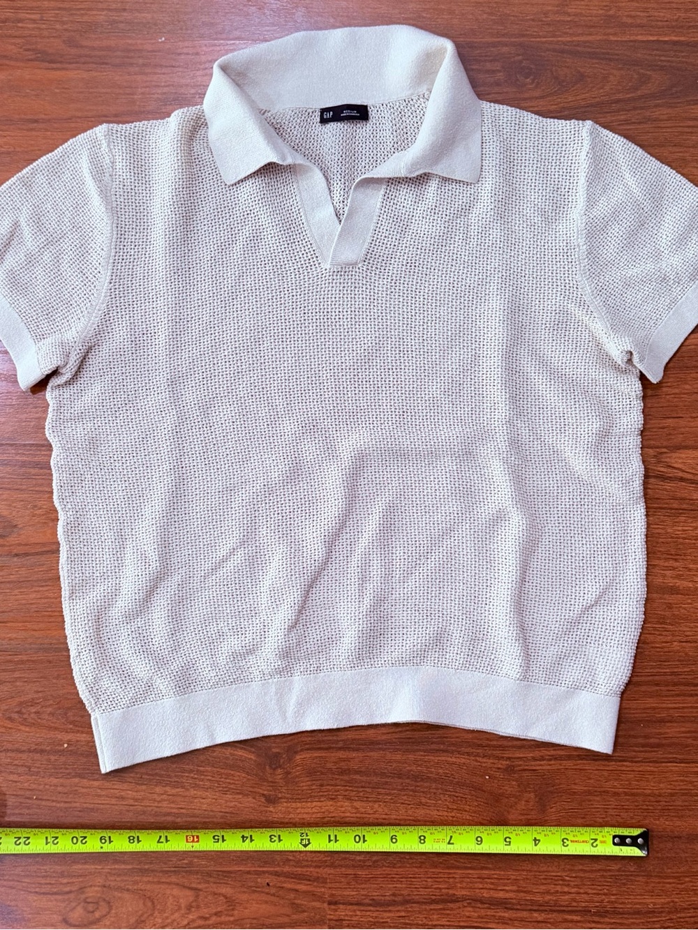 GAP Men's Cream V-Neck Short-Sleeve Knit Sweater